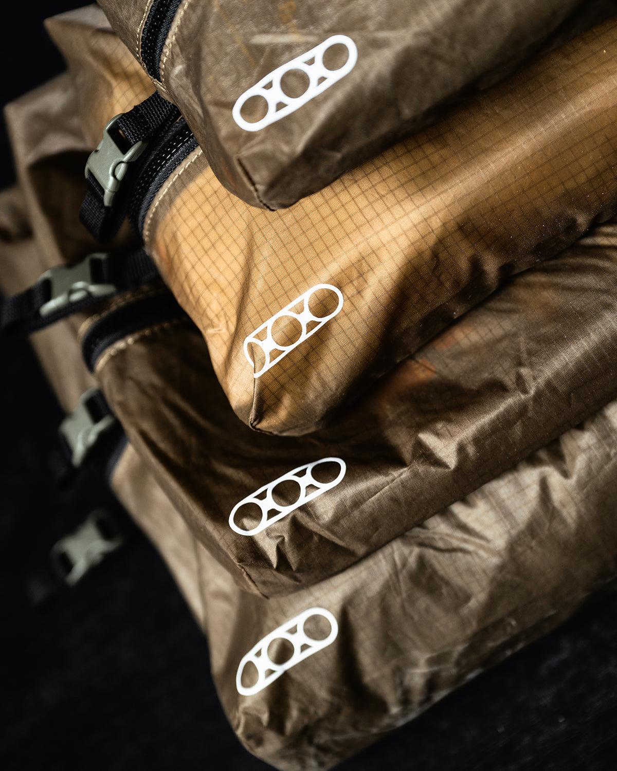 Hangar Zip Pouch — Low-Profile MOLLE Hanging Pouch | Eberlestock