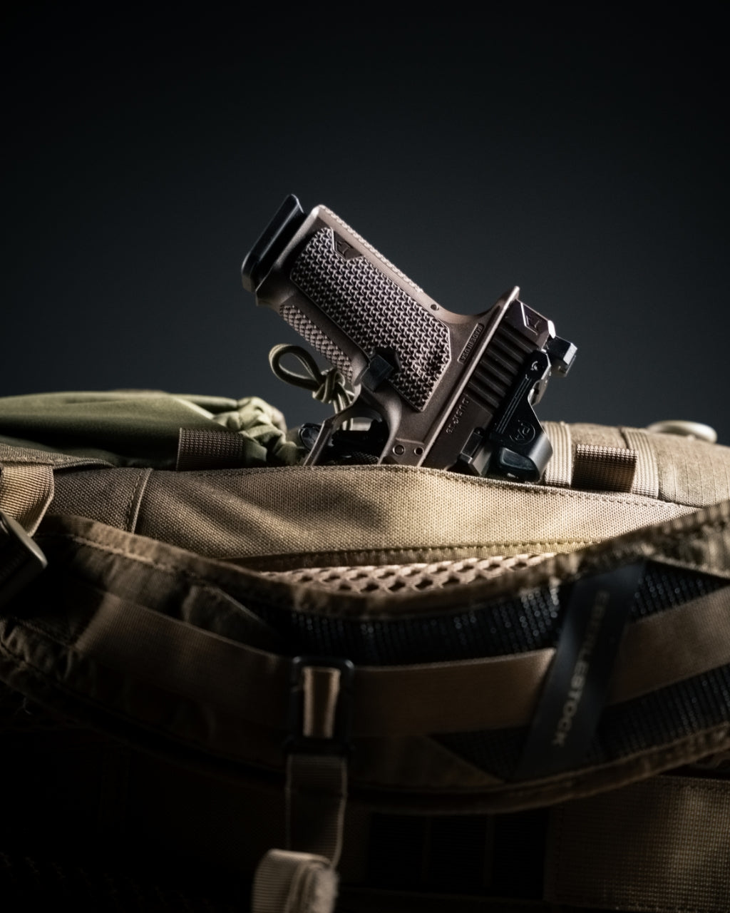 ヘルタースケルタ / Nocturnal & Magnum Force Switchblade — EDC Pack with Hidden CCW & Magnetic Closure