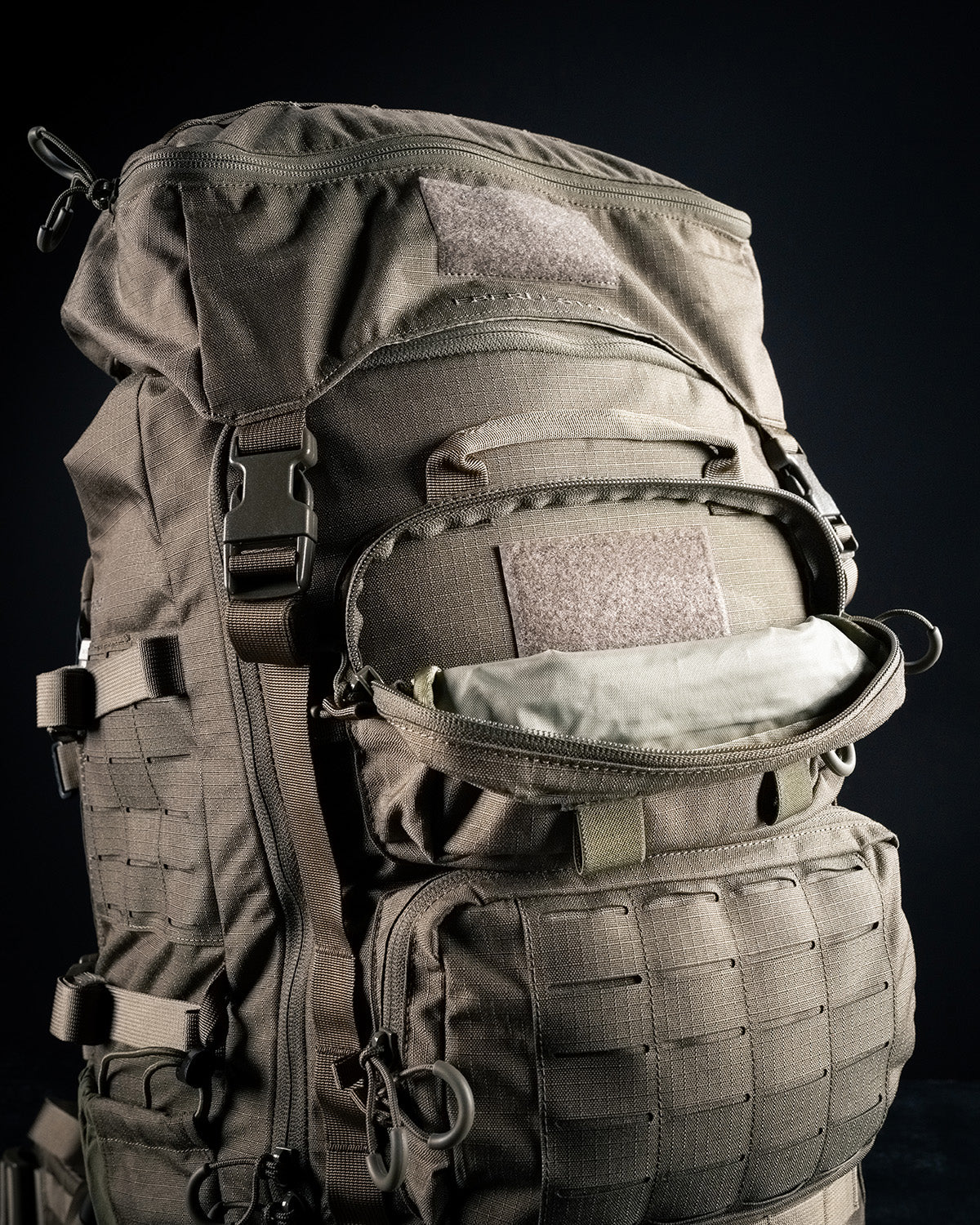 実物　EBERLESTOCK Mission Ruck — Tactical Rucksack with MOLLE System | Eberlestock