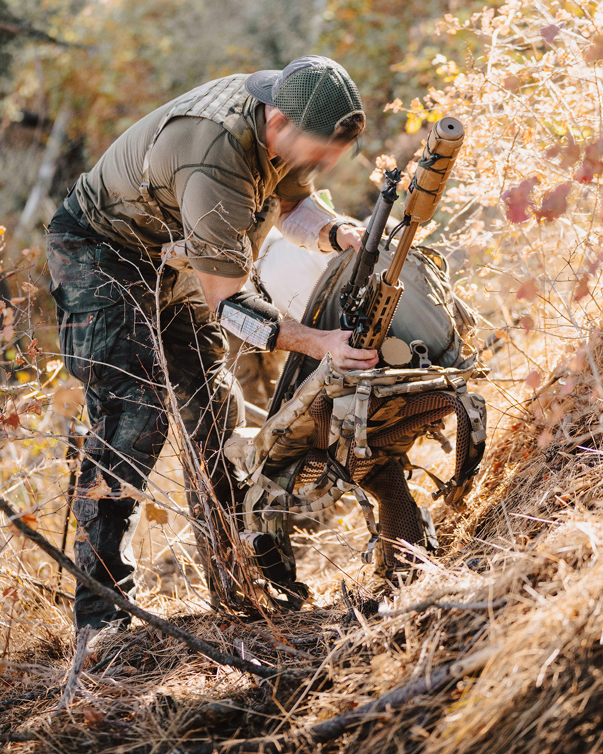 Eberlestock スナイパーライフル用バックパック Spectre — Patent-Pending RAID™ Scabbard Sniper Pack | Eberlestock
