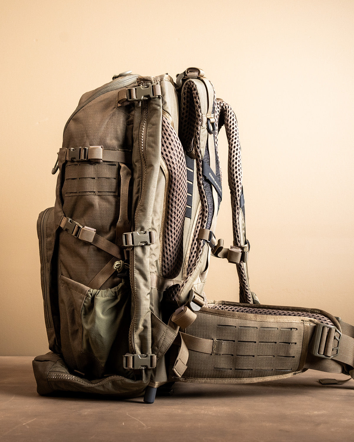 Spectre — Patent-Pending RAID™ Scabbard Sniper Pack | Eberlestock