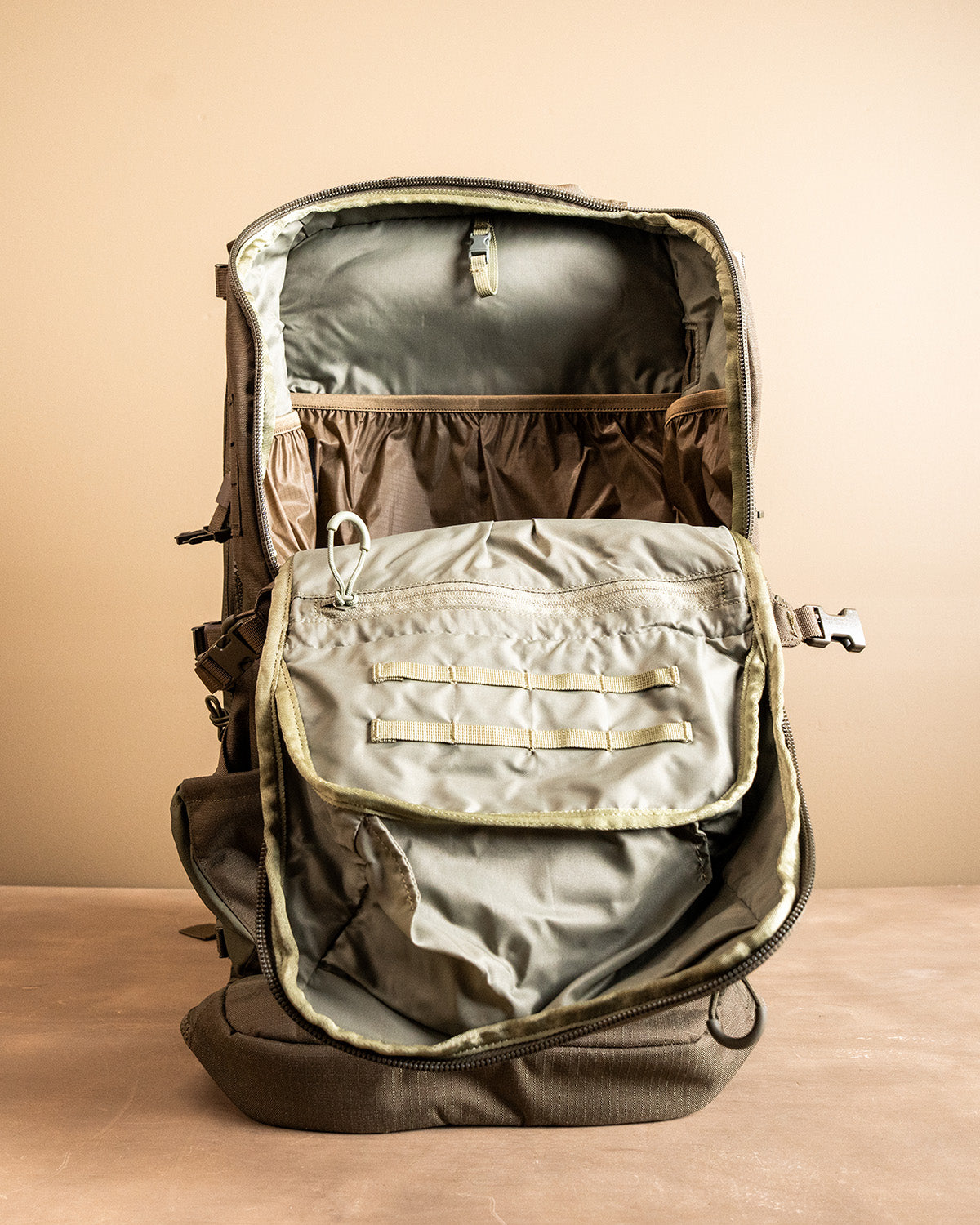 Eberlestock スナイパーライフル用バックパック Spectre — Patent-Pending RAID™ Scabbard Sniper Pack | Eberlestock